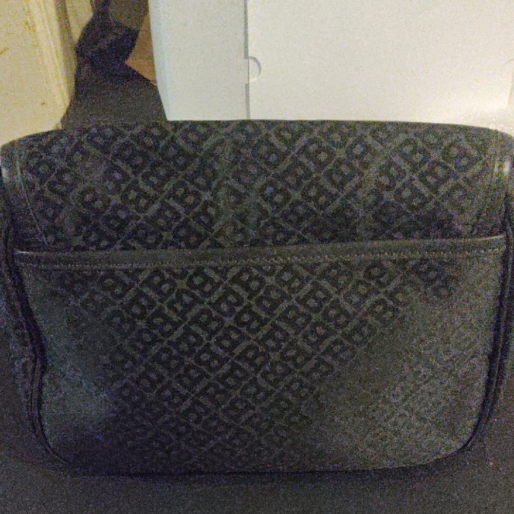 BALLY Chic Black Shoulder  Bag with Geometric Design [Pre-Loved]